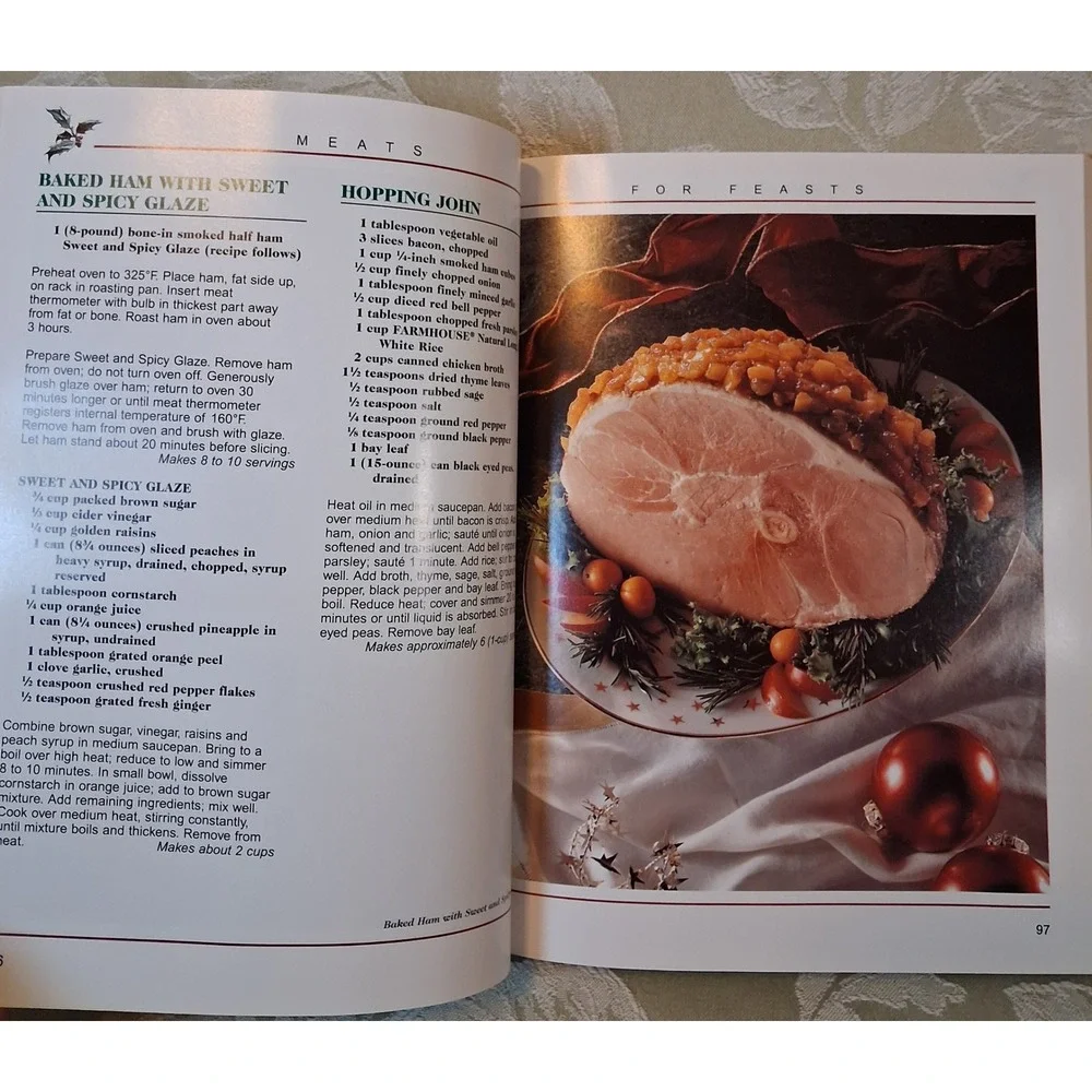 Treasury of Christmas Cookbook 500+ Holiday Recipes Hardcover 1997 Publications